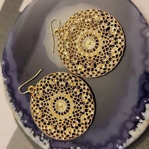 Vintage Gold Filigree Rhinestone Earrings ✨